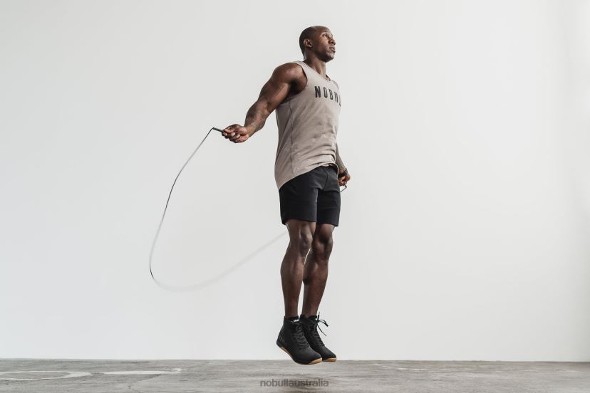 High-Top Black Gum Trainer XJ46685Nobull