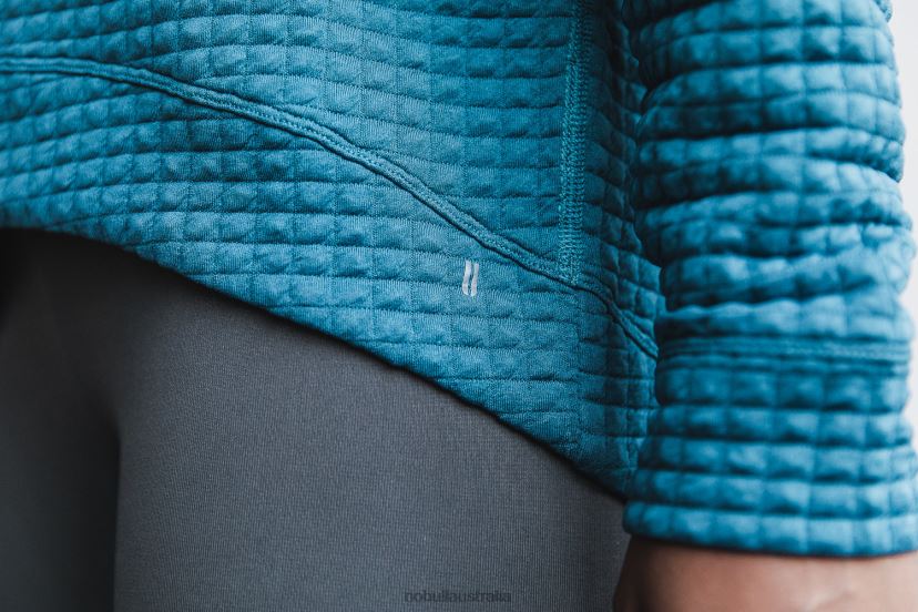 Quilted Crew Pullover XJ4668800Nobull